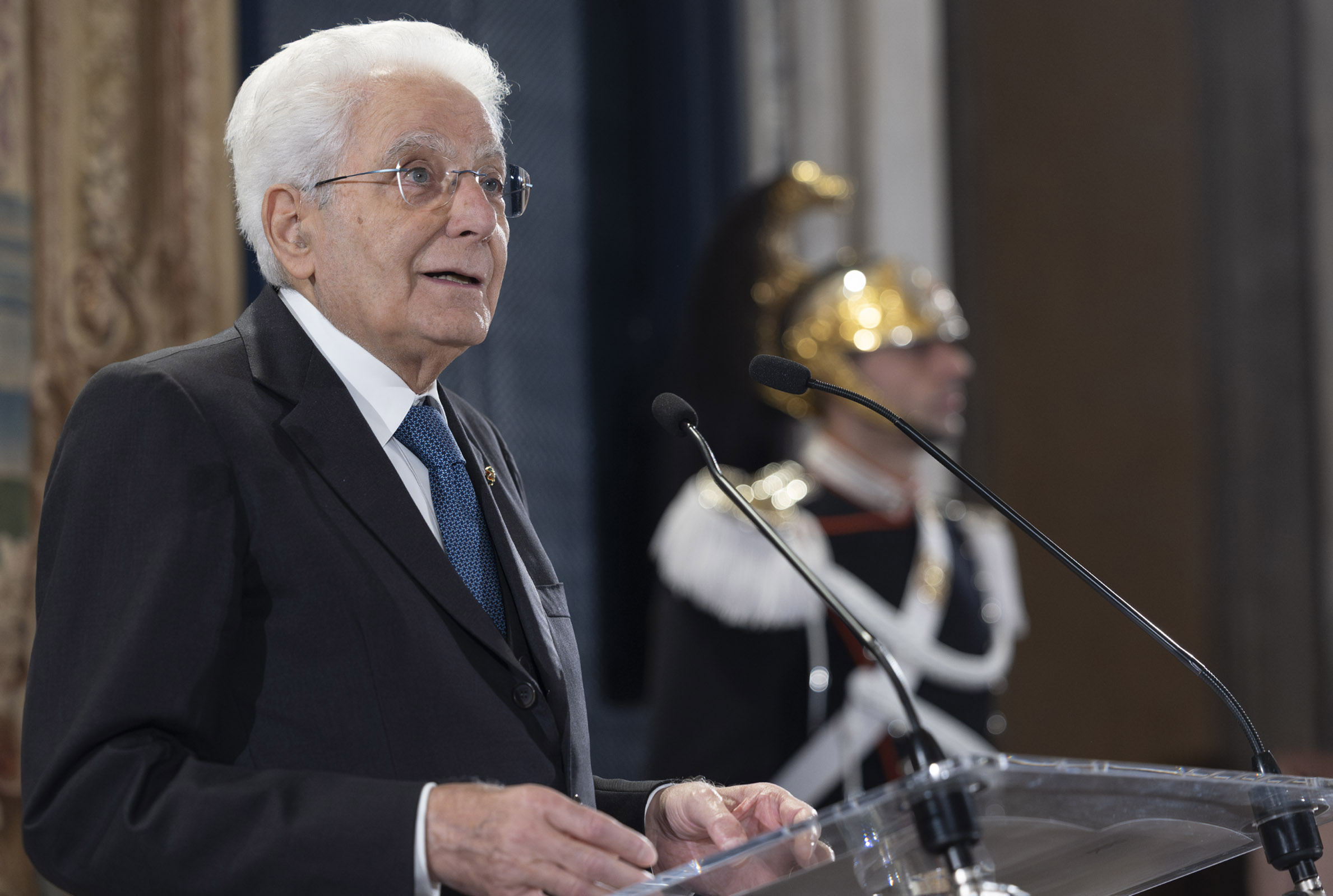 Naples, Mattarella à Pisani : « Profondément attristé par la mort de l'agent » 1 naples mattarella a pisani profondement attriste par la mort de lagent