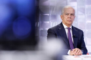 naples piantedosi profondement attriste par la mort dun policier