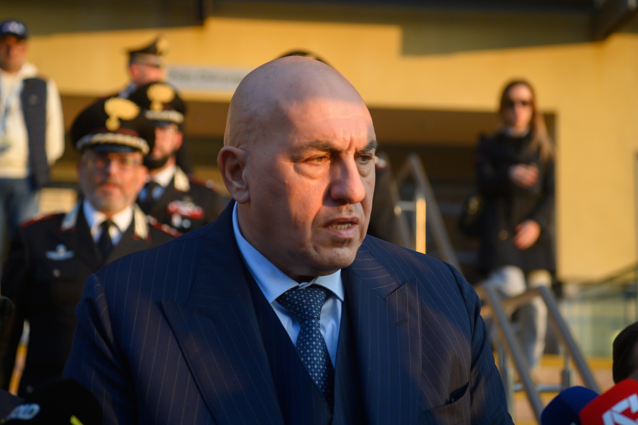 parme crosetto ceux qui entonnent des chants fascistes doivent etre expulses a coups de pied scaled