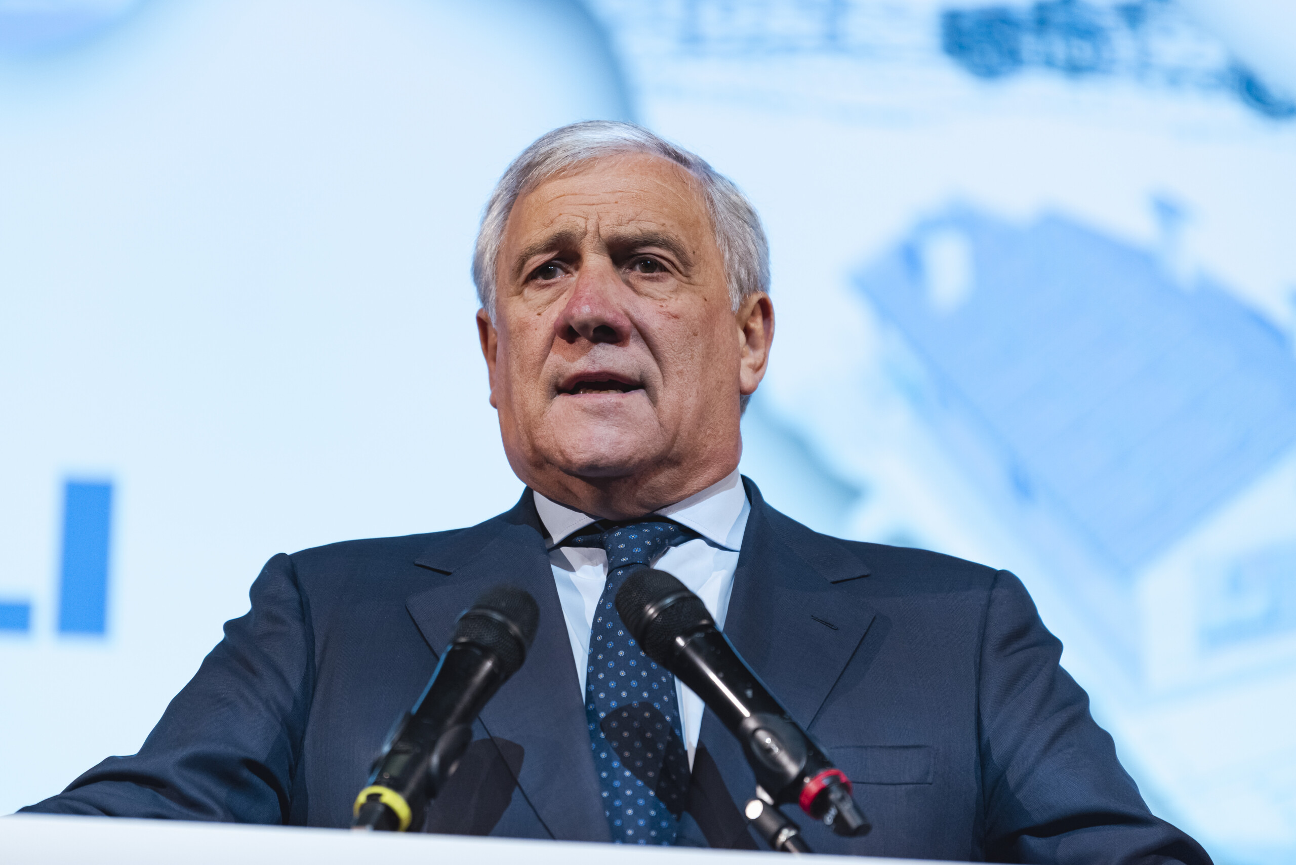 tajani profonde tristesse suite au deces dun ouvrier dans leffondrement de la torre conti scaled