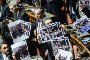 affaire almasri lopposition demande un rapport urgent au gouvernement