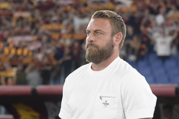 Football : De Rossi vers le banc du Genoa, attente pour l'officialisation 1 football de rossi vers le banc du genoa attente pour lofficialisation