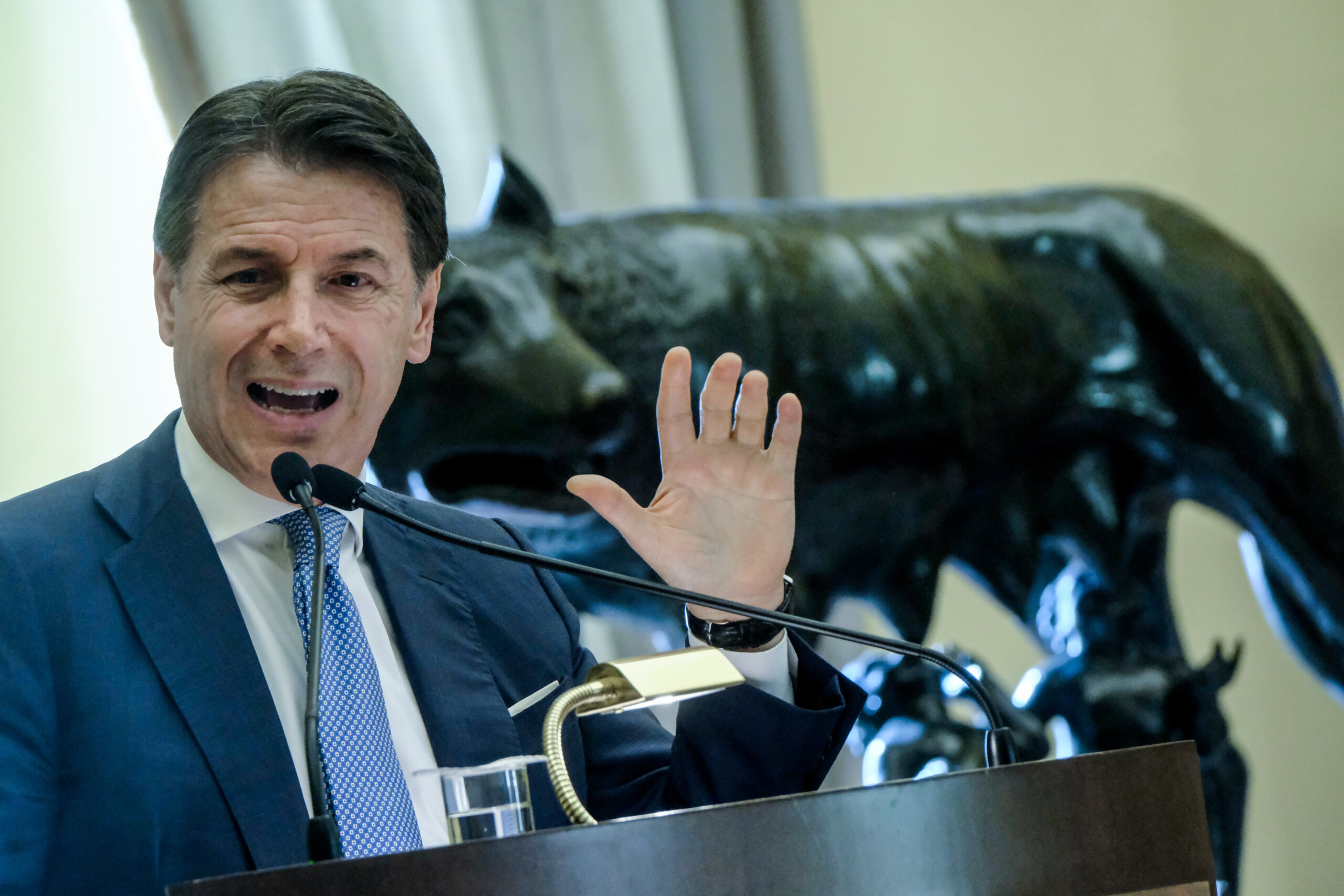 Loi de finances : Conte dénonce « un pays à l’envers », appelle le gouvernement à « ne pas être borné » et à « nous écouter » 1 loi de finances conte denonce un pays a lenvers appelle le gouvernement a ne pas etre borne et a nous ecouter scaled