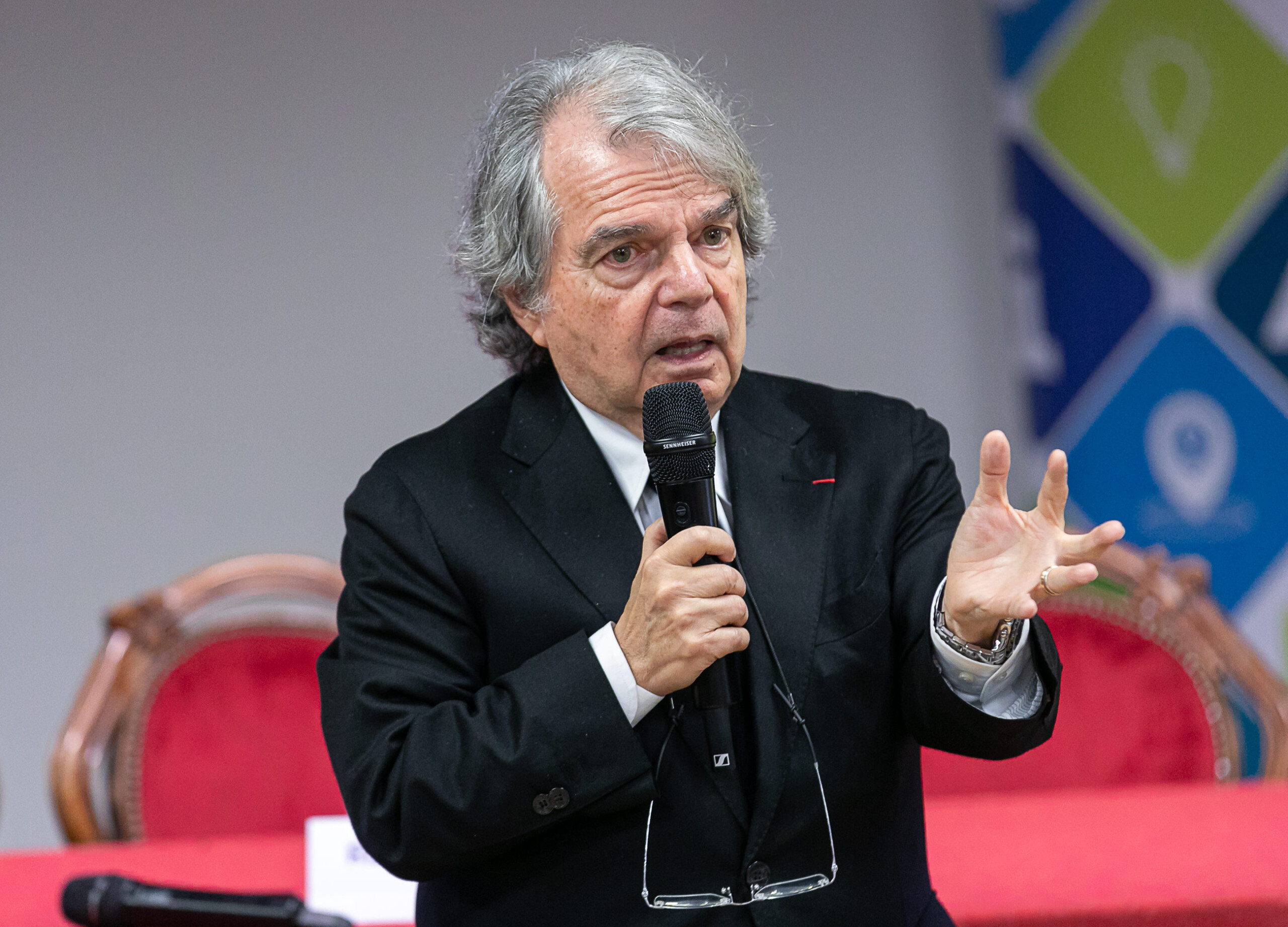 Cnel, Brunetta : « Je révoque la décision sur les salaires par sens des responsabilités » 1 cnel brunetta je revoque la decision sur les salaires par sens des responsabilites scaled