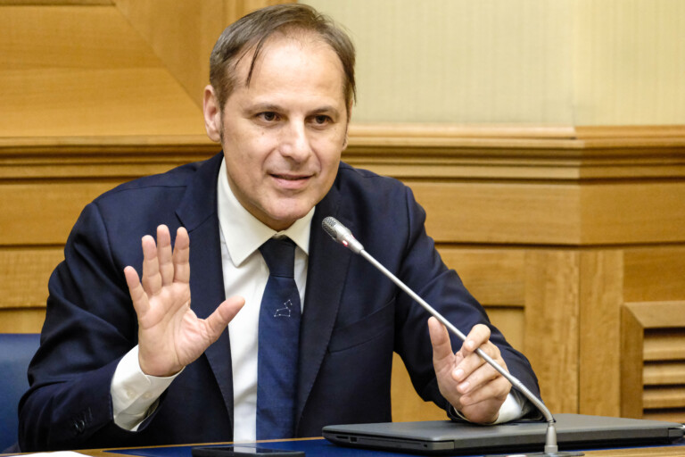 budget siri landini attaque les riches mais est absent sur les banques