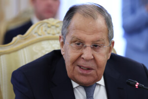 russie lavrov les etats unis nont pas clarifie les propos de trump sur la reprise des essais nucleaires