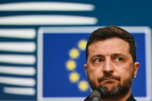 ukraine zelensky 2 morts dans un raid russe 450 drones et 45 missiles utilises