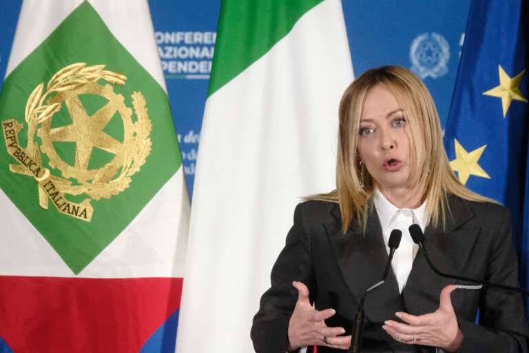 gouvernement meloni depasse les 5 millions dabonnes sur instagram plus de 16 millions sur les reseaux sociaux