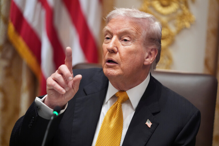 royaume uni la bbc accusee davoir modifie de maniere trompeuse le discours de trump