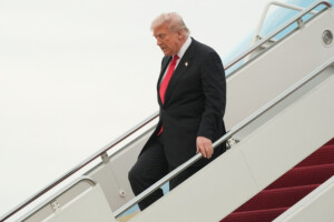 royaume uni trump contre les dirigeants de la bbc des journalistes corrompus