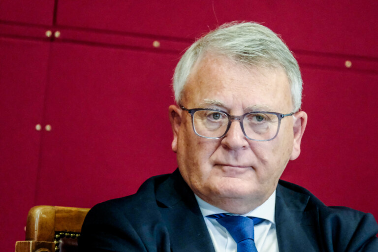 salaire minimum lancien commissaire europeen schmit estime que litalie a tort de ne pas lintroduire