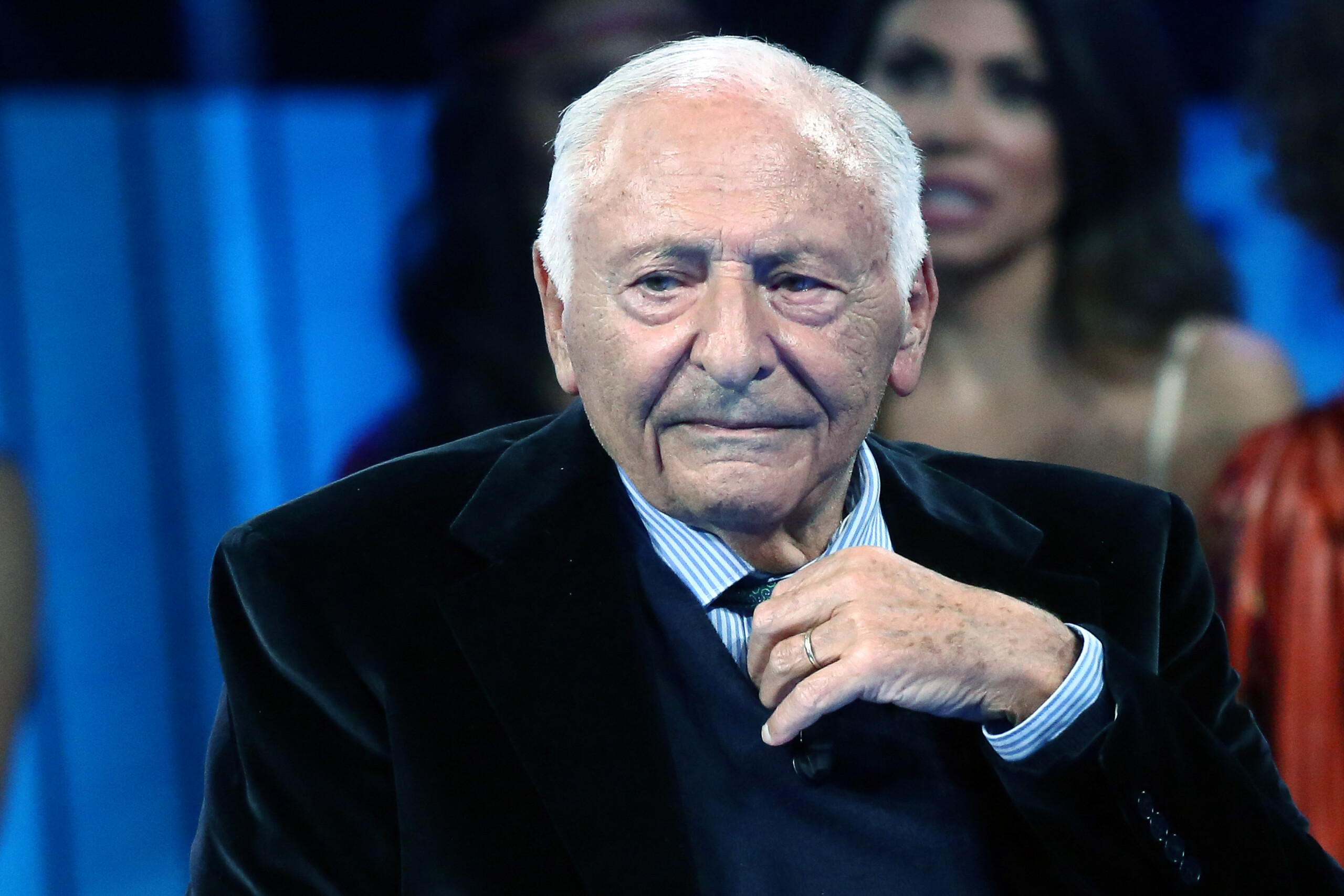 ai mogol dans la musique cest du vol car il sagit dun detournement de fonds scaled