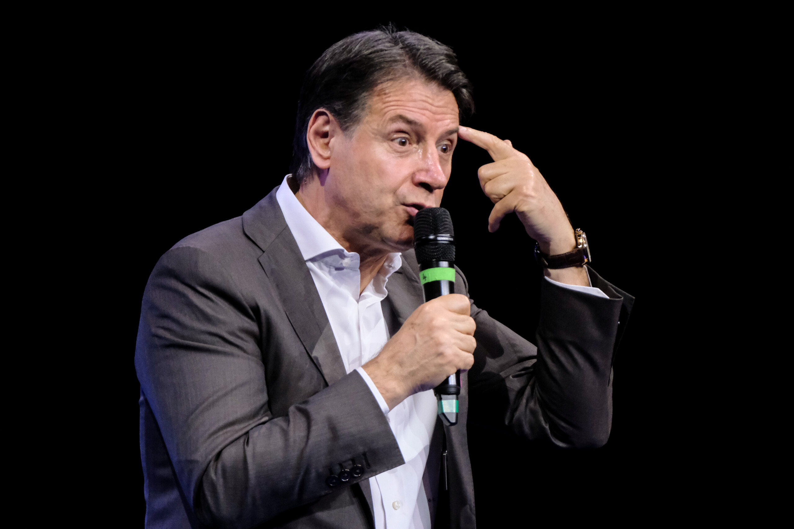 Conte critique : « Le gouvernement fiscal fait des promesses électorales qu'il ne tient jamais » 1 conte critique le gouvernement fiscal fait des promesses electorales quil ne tient jamais scaled