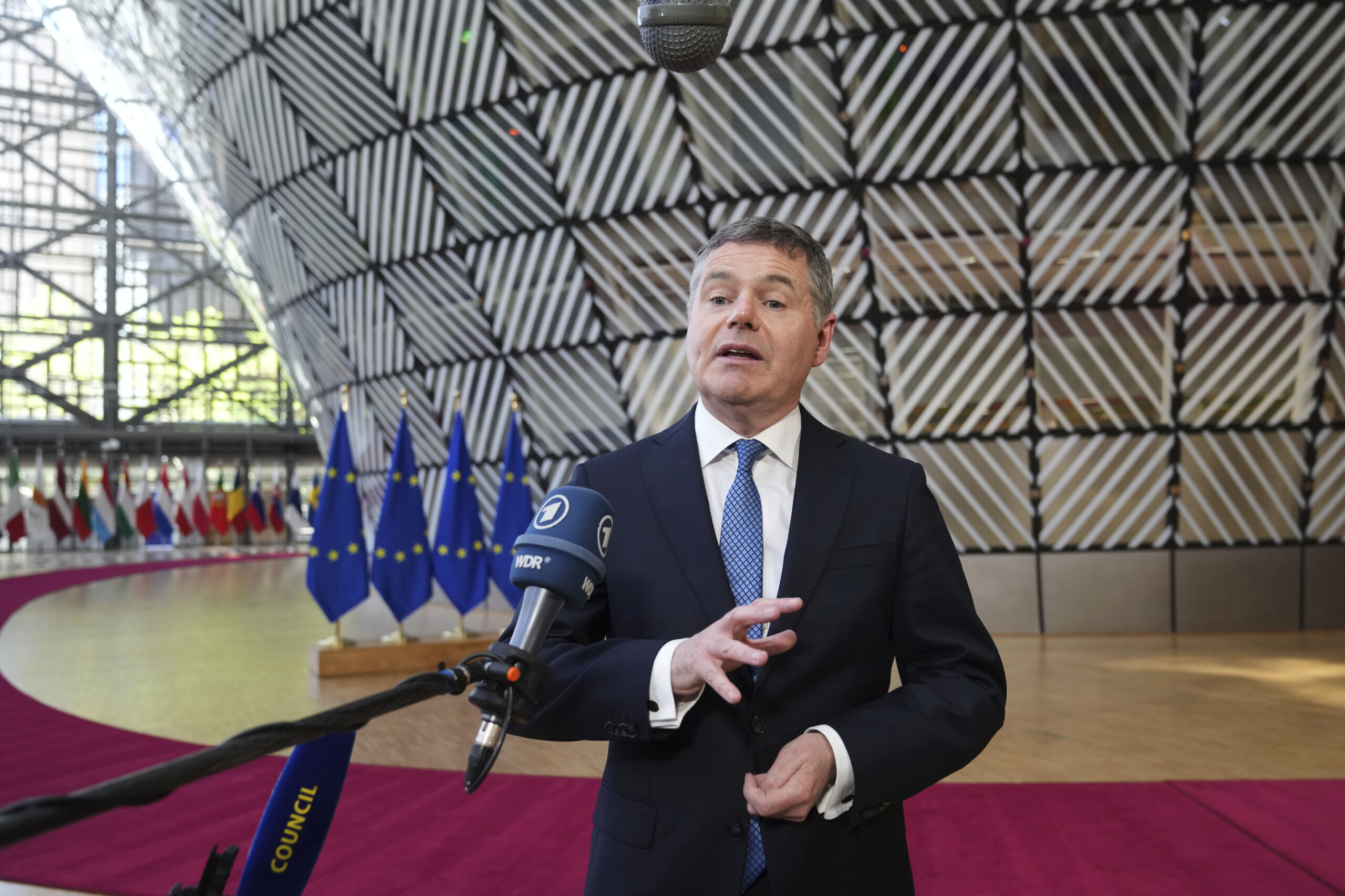 ue demission officielle de donohoe de la presidence de leurogroupe il passe a la banque mondiale scaled