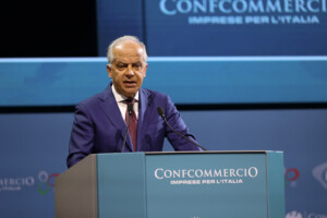 affaire shalabayeva piantedosi je soutiens les policiers et jespere quils seront finalement acquittes