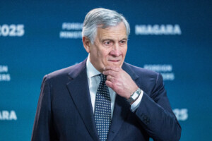 ukraine tajani favorables a lutilisation des actifs russes pour soutenir kiev