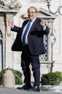 presse roberto napoletano nouveau directeur de il messaggero a partir du 2 decembre