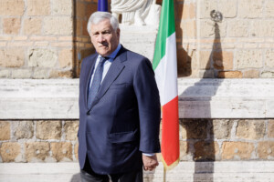 ukraine m tajani participe a un appel video avec les ministres de lue et kiev