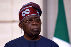 nigeria le president libere les 24 ecolieres enlevees dans le nord ouest du pays