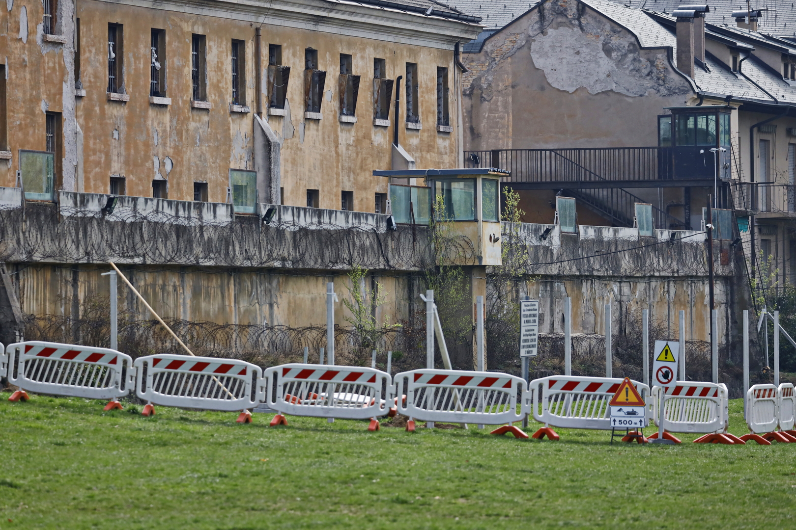 prisons salle de controle a chigi plus de 10 000 nouvelles places dici 2027