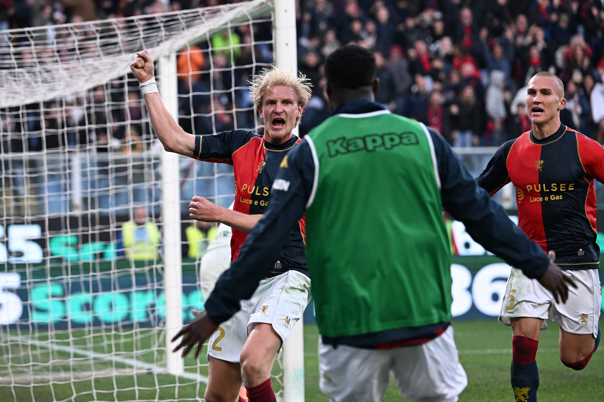 Football : Serie A, Gênes-Vérone 2-1. Première victoire pour De Rossi 1 football serie a genes verone 2 1 premiere victoire pour de rossi scaled