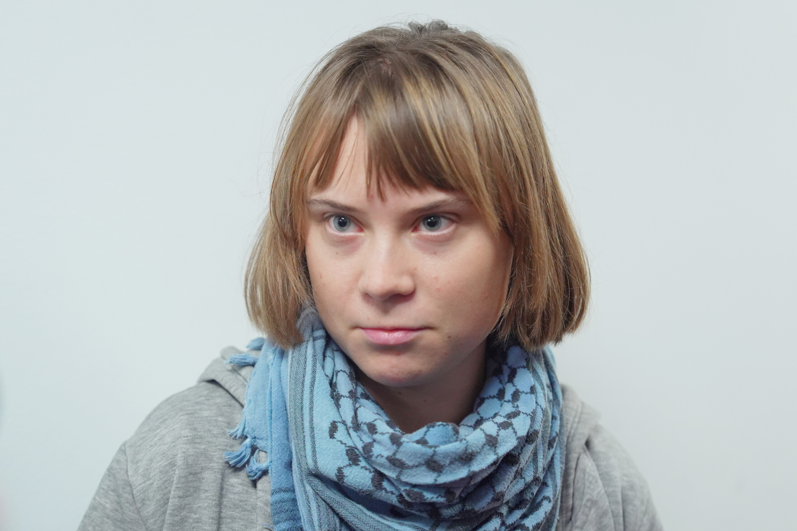 rome greta thunberg arrive a luniversite roma tre ou elle est accueillie par albanese scaled