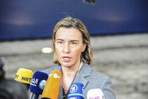 ue federica mogherini parmi les trois personnes arretees dans le cadre de lenquete pour fraude du seae