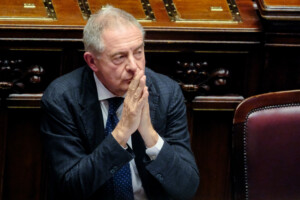 ex ilva urso aucun plan de fermeture les commissaires demandent une indemnisation de 5 milliards