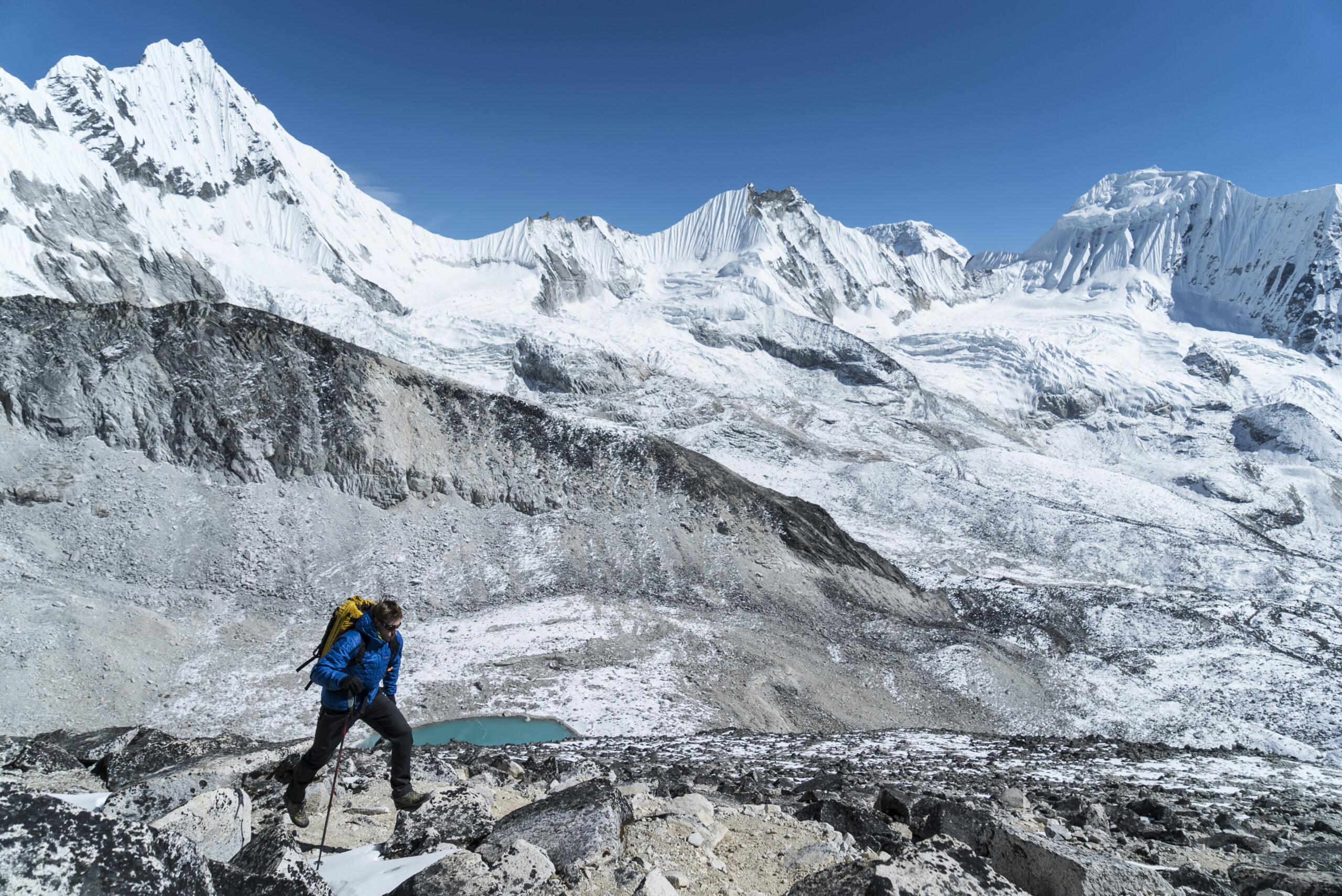 valtellina helicoptere ecrase parmi les blesses le pilote de lhimalaya maurizio folini scaled
