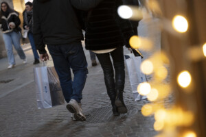 noel confcommercio estime 499 milliards deuros de primes pour la consommation 53 e par famille