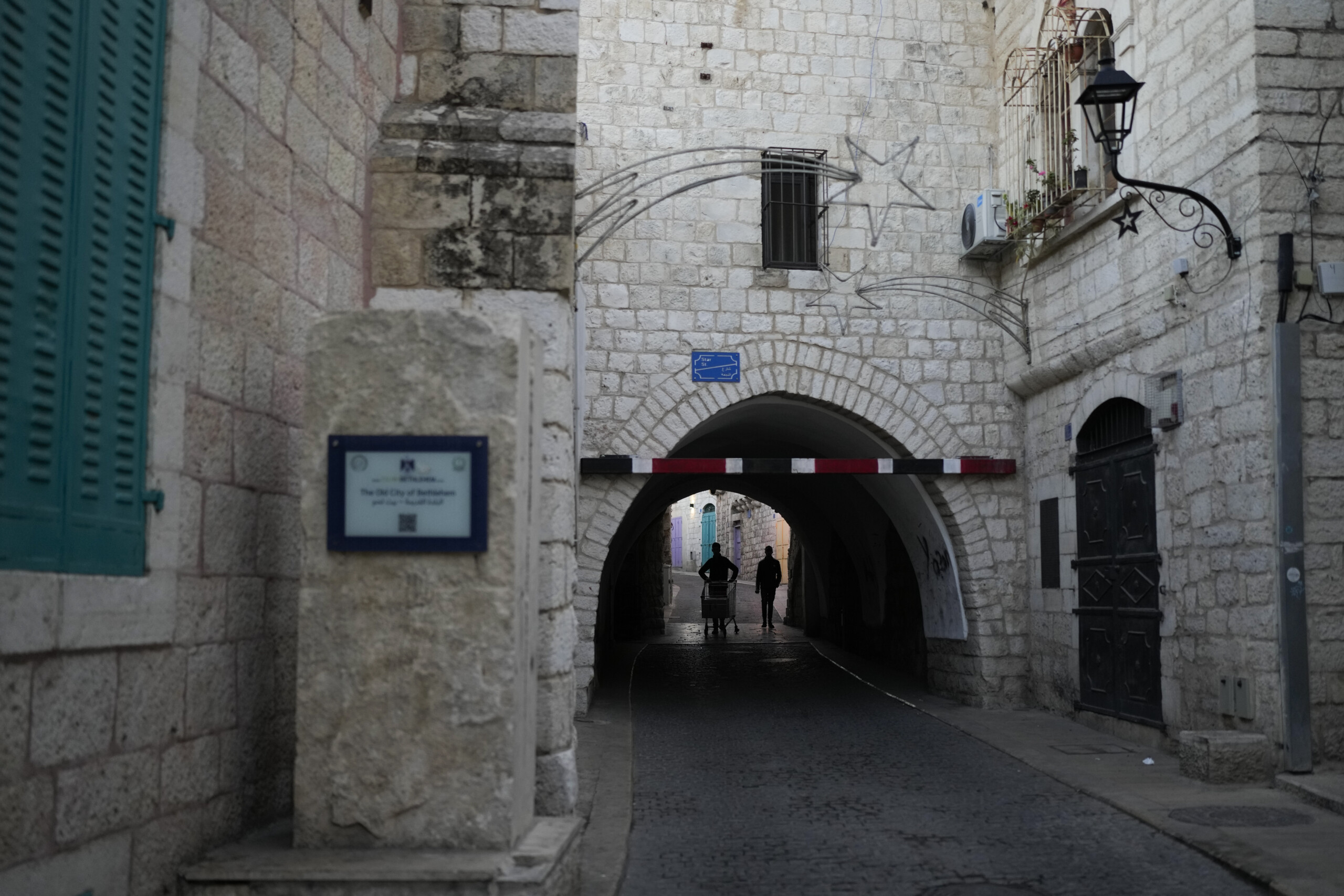 cisjordanie des colons incendient une voiture dans un village au sud de bethleem scaled