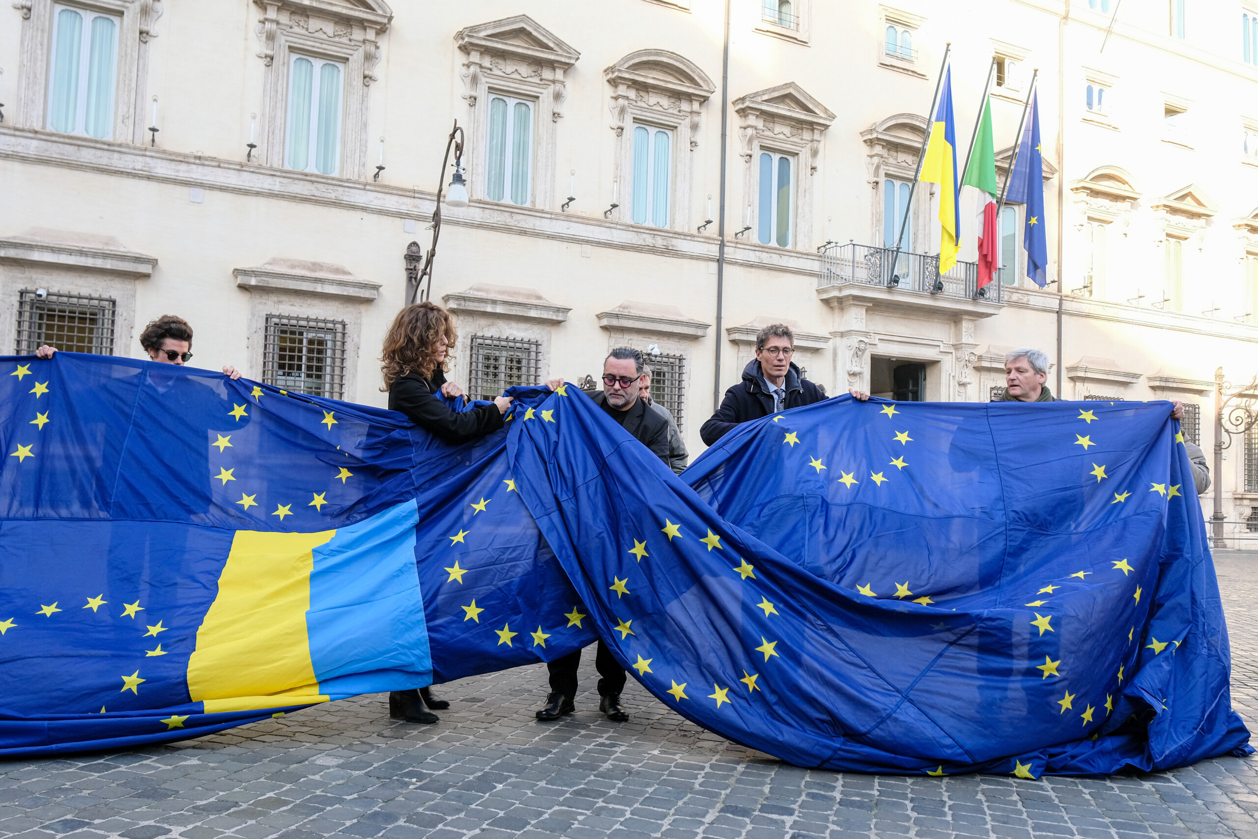 Meloni reçoit Zelensky au palais Chigi 1 meloni recoit zelensky au palais chigi scaled