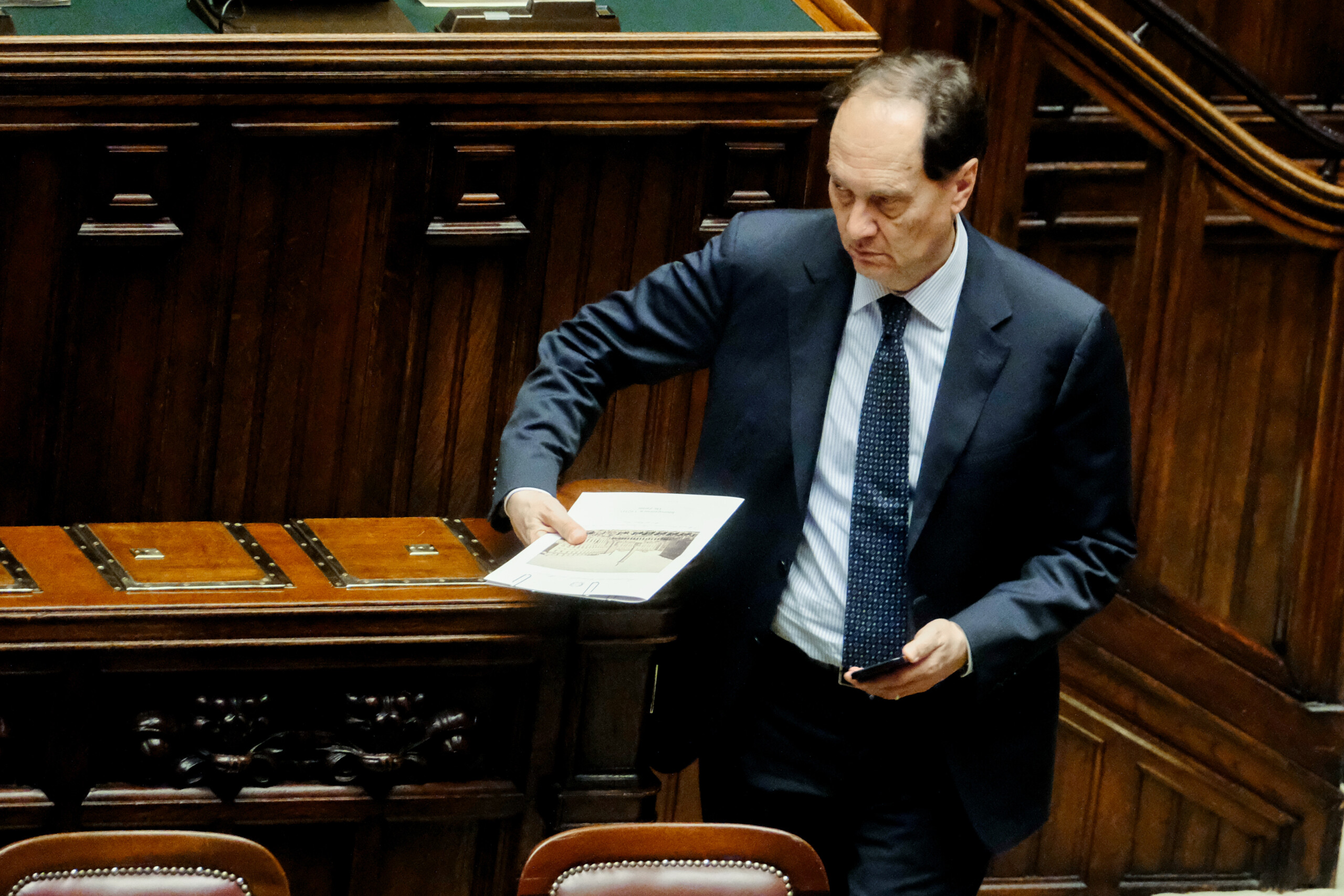 manoeuvre ciriani ce soir amendements du gouvernement nous esperons conclure avant noel scaled