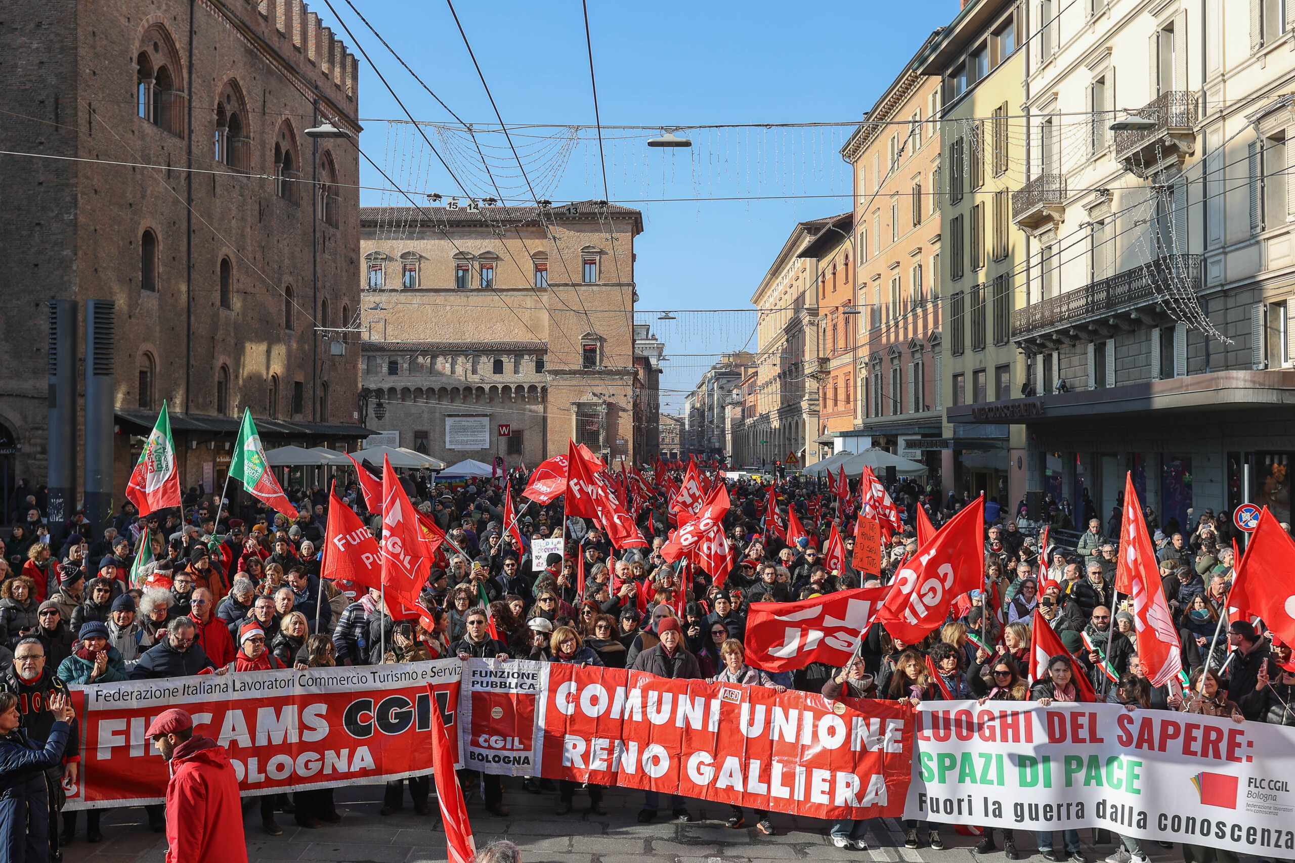 greve cgil participation a 68 un demi million de personnes dans la rue scaled