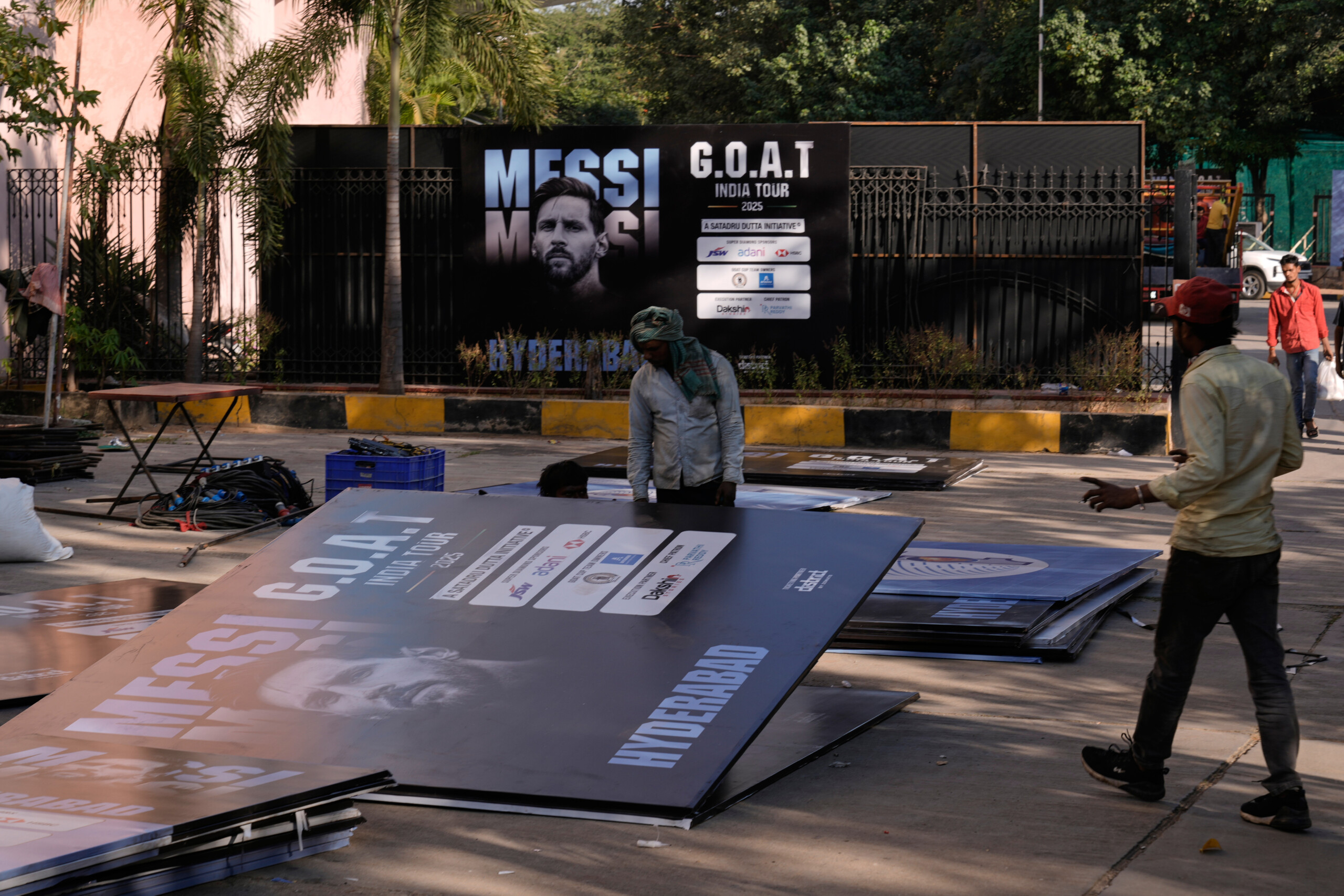 Football : Messi en Inde, la mauvaise organisation de l'événement suscite la colère des supporters 1 football messi en inde la mauvaise organisation de levenement suscite la colere des supporters scaled