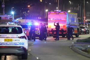 australie sources les auteurs de lattaque de sydney seraient dorigine pakistanaise un troisieme suspect recherche