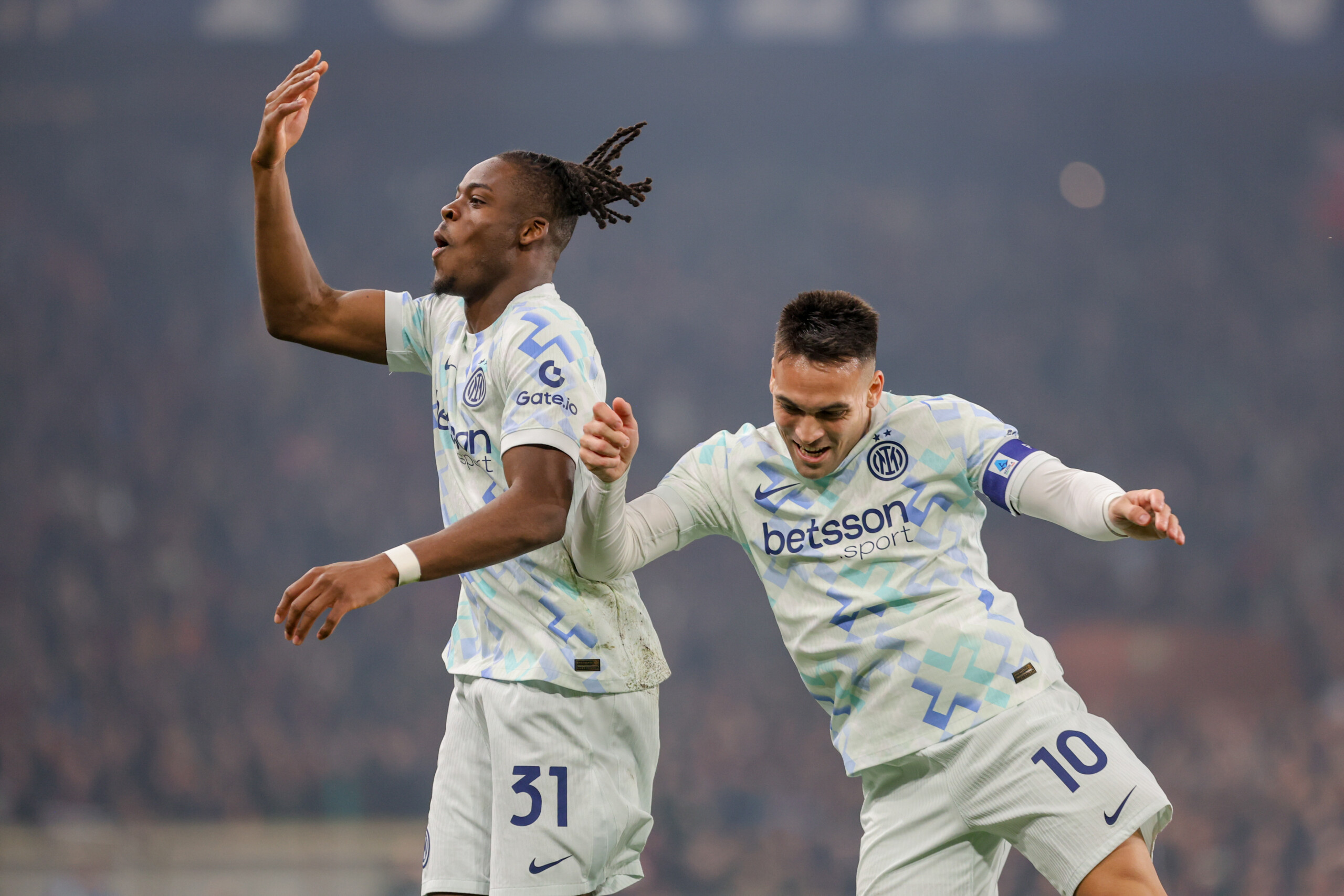 football serie a genoa 1 2 inter les nerazzurri premiers au classement scaled