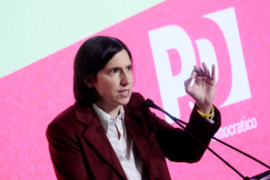 schlein au gouvernement uniquement en remportant les elections politiques avec une coalition progressiste