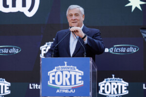 pont du detroit de messine tajani indispensable pour developper la calabre et la sicile