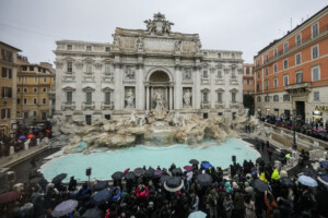 rome a partir du 7 janvier la fontaine de trevi sera payante pour les touristes