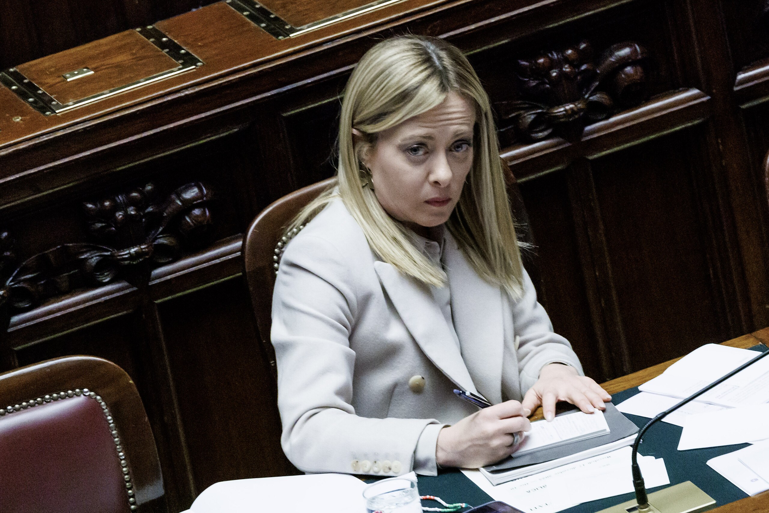 gouvernement meloni a schlein le frigo vide il est irresponsable de decrire ainsi litalie scaled