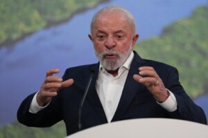 bresil lula confirme quil opposera son veto a la loi visant a reduire la peine de bolsonaro