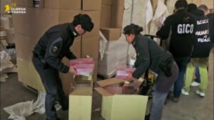 milan saisie de deux usines de cigarettes de contrebande 17 arrestations