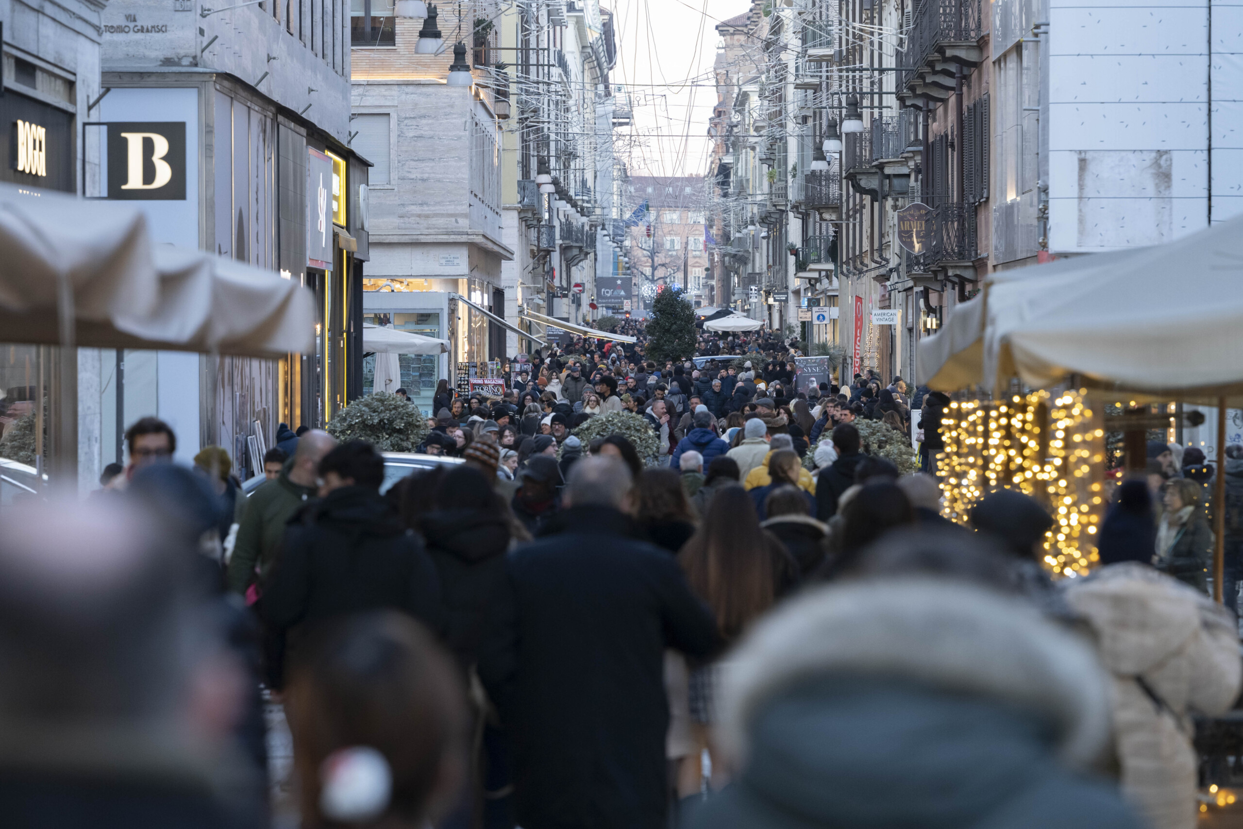 Noël : Coldiretti-Ixè, 9,6 milliards d'euros pour les cadeaux, 1 personne sur 3 choisit des paniers gastronomiques 1 noel coldiretti ixe 96 milliards deuros pour les cadeaux 1 personne sur 3 choisit des paniers gastronomiques scaled
