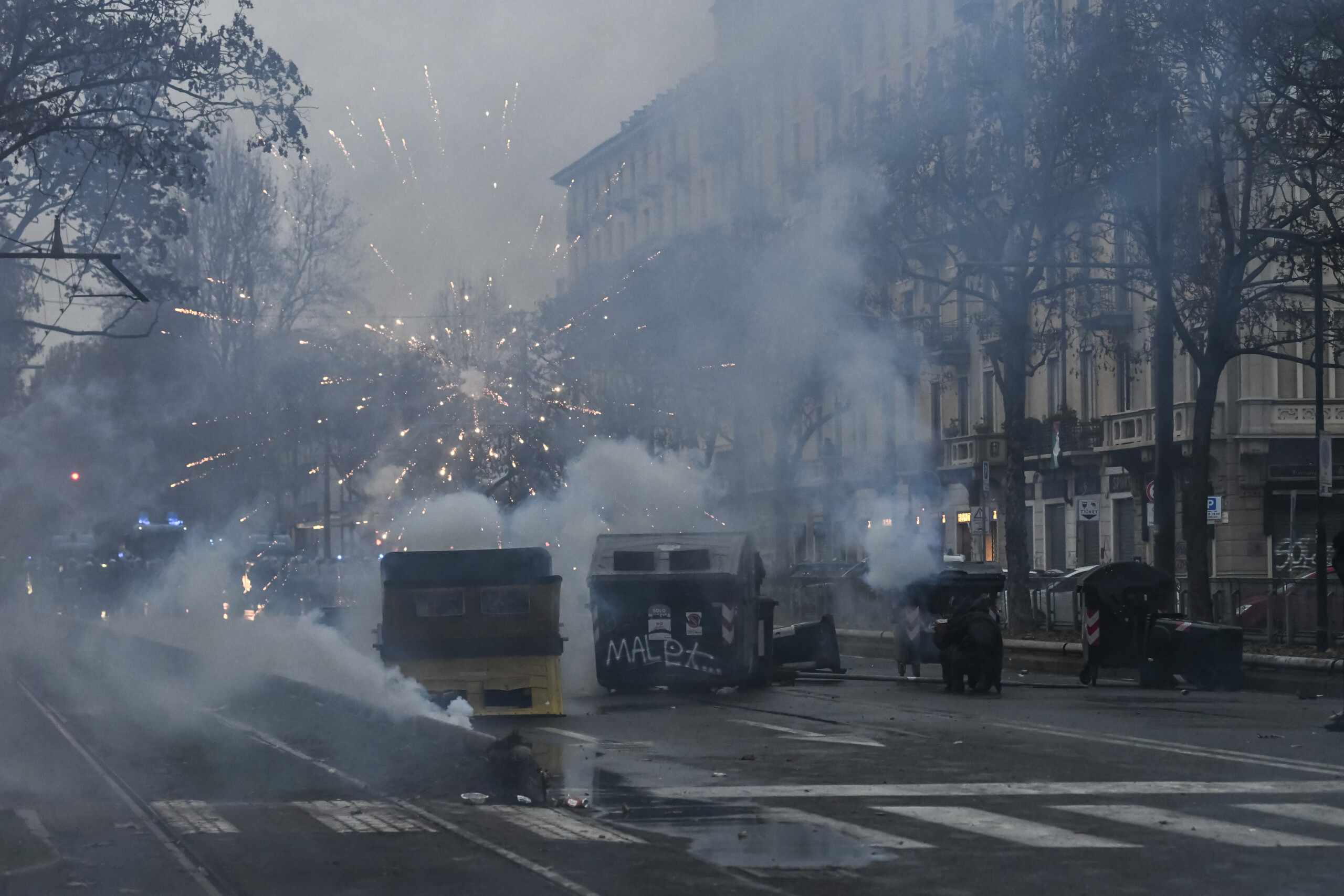Turin : 9 policiers blessés après des affrontements 1 turin 9 policiers blesses apres des affrontements scaled