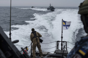 ukraine kiev 8 morts et 27 blesses suite a une attaque russe sur le port dodessa