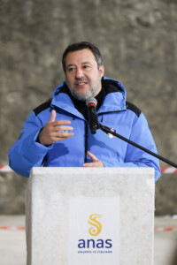 turin salvini nous travaillons pour nettoyer les centres sociaux