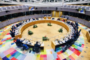 ukraine lue renouvelle ses sanctions economiques contre la russie