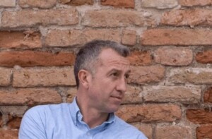 ravenne le maire de cervia demissionne apres une accusation de maltraitance