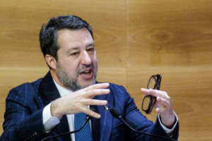 noel salvini cite chaplin pour ses voeux de noel ne cessez jamais de sourire